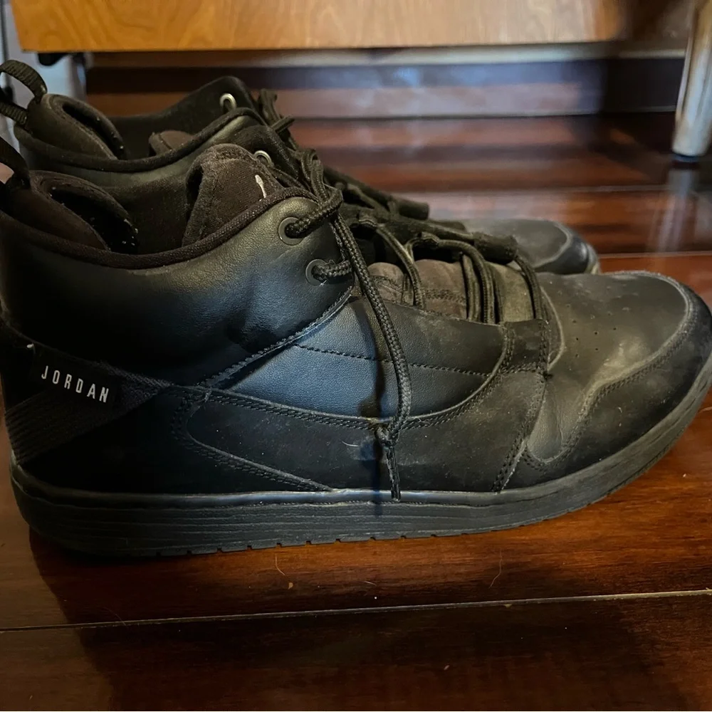 Men’s Jordan Fadeaway sneaker, size 10.5, black, used. - Picture 1 of 4